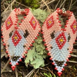 White Buffalo Magic Handcrafted Beaded Earrings - Red and Pink